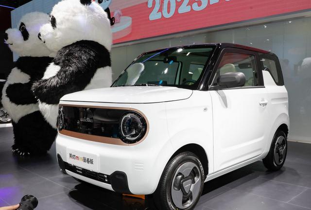 熊猫微型车