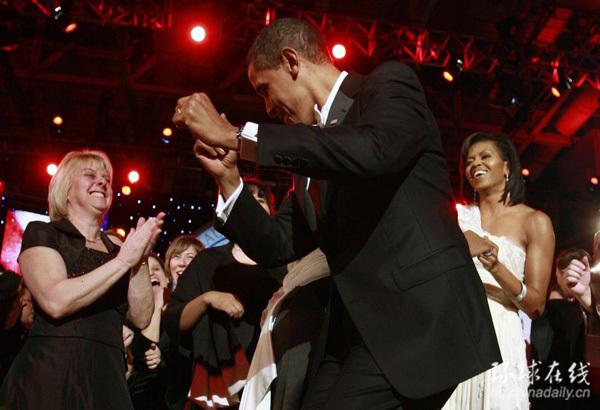 奥巴马跳舞的相关图片